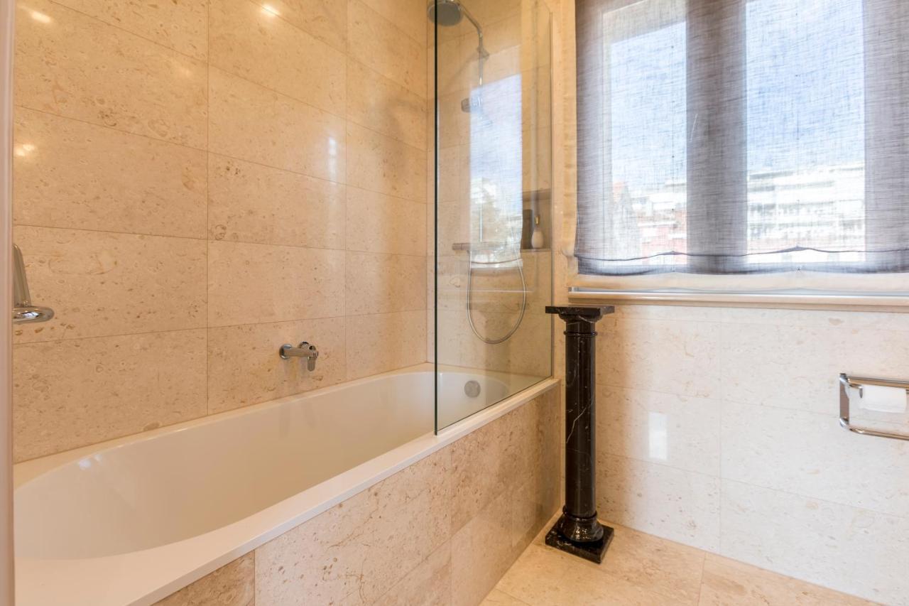 Queen Apartment Split Bagian luar foto
