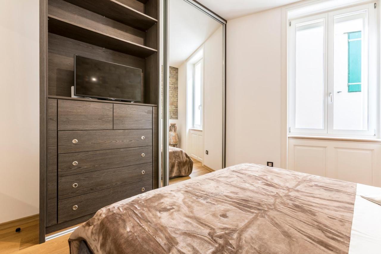 Queen Apartment Split Bagian luar foto