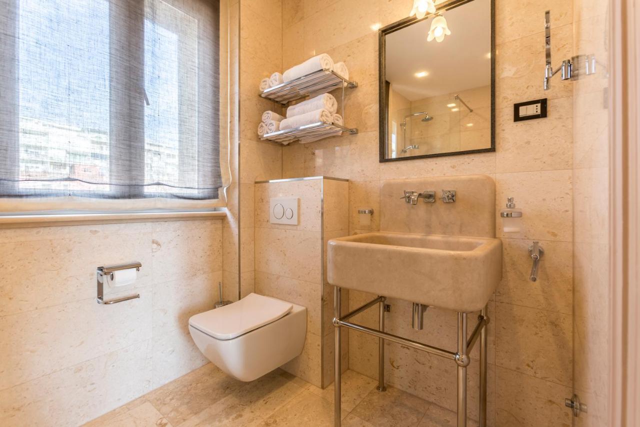Queen Apartment Split Bagian luar foto